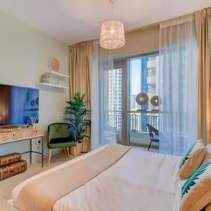 Durrani Homes - Luxurious Near Mall With Pool View Dubai